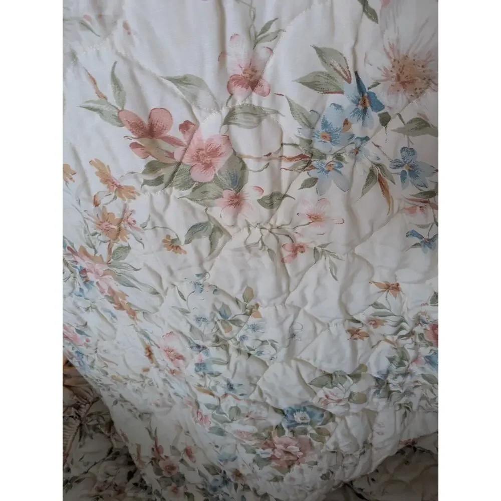 Vintage Burlington floral ruffle bedspread 102 x 88